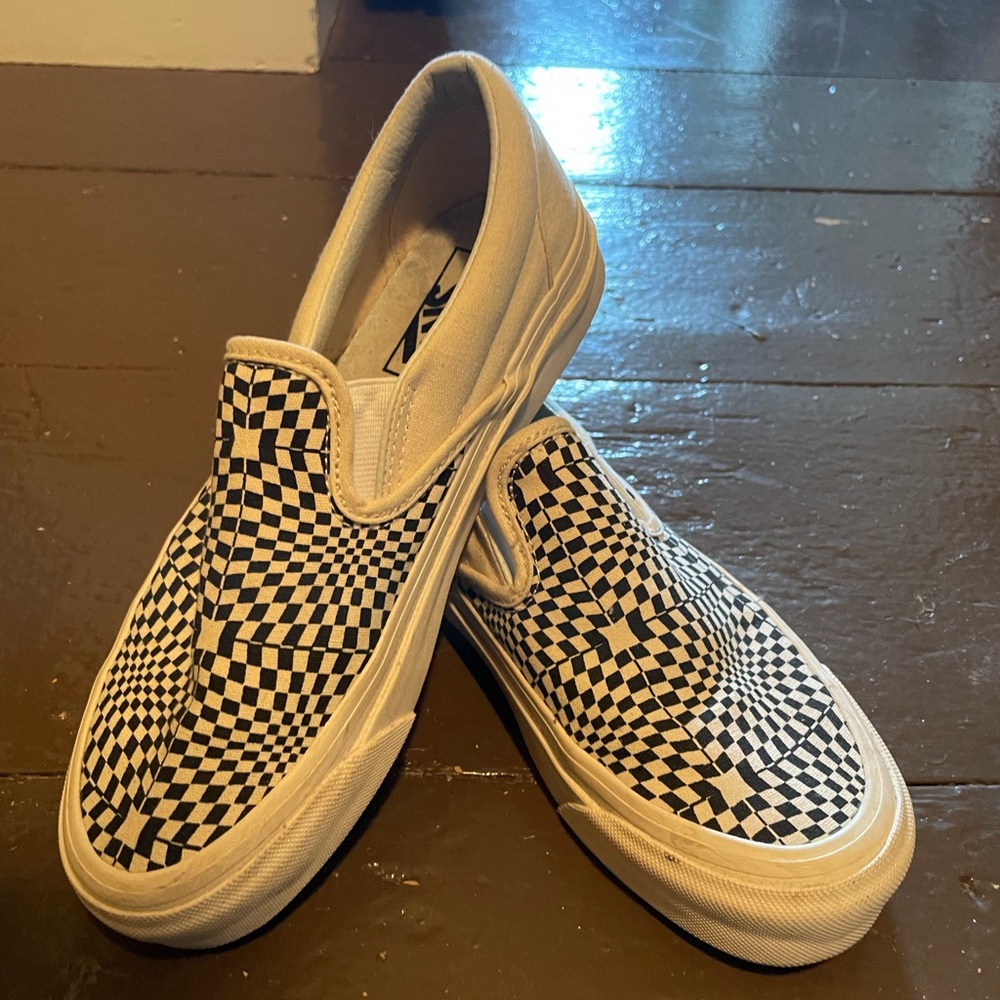 Woman’s patterned vans - Picture 2 of 4